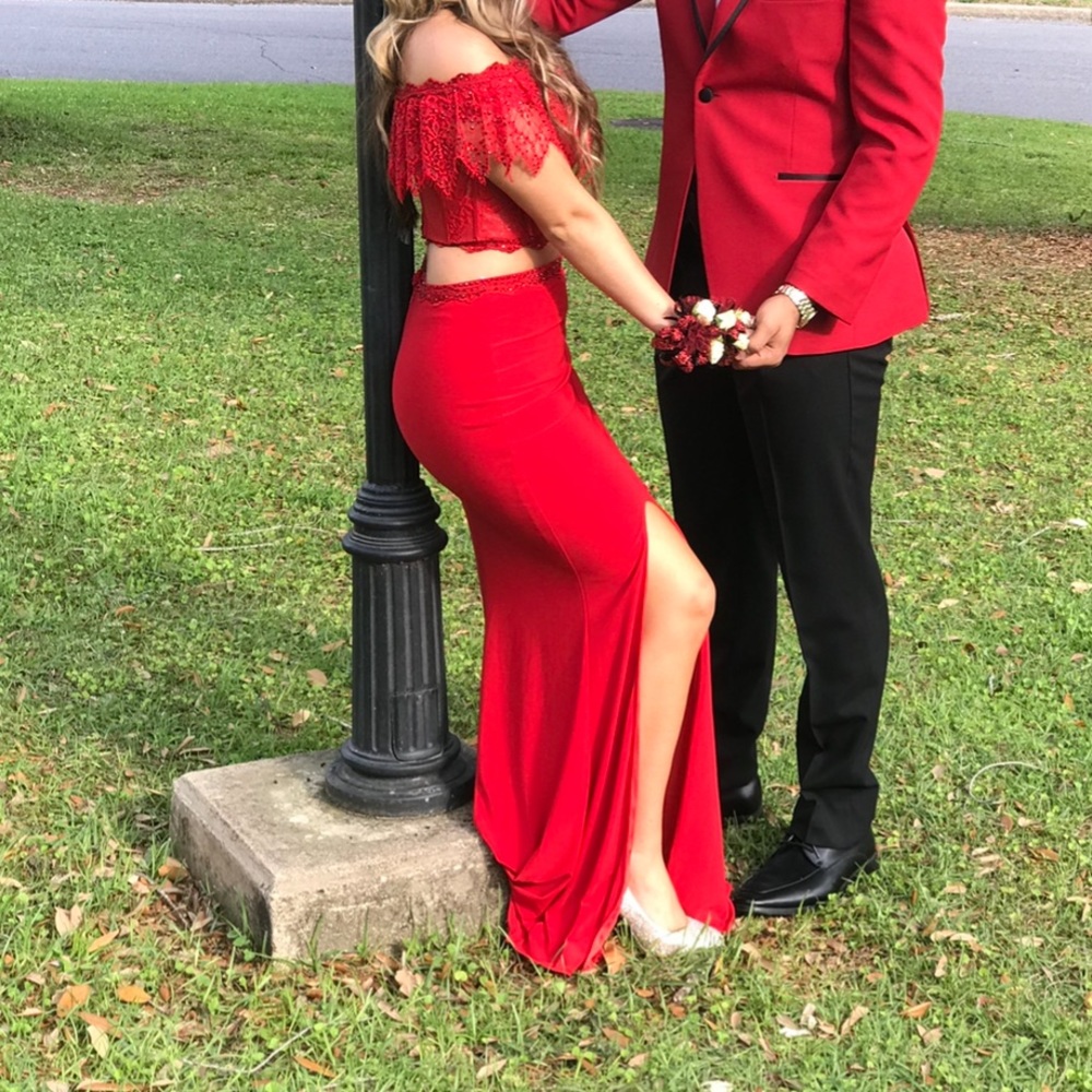 Prom dress - Picture 2 of 4